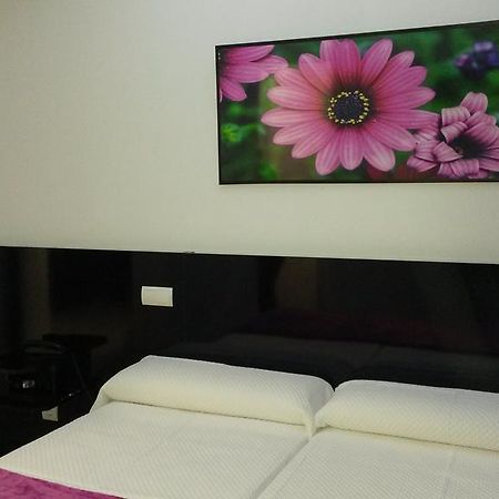 Hostal Buenos Aires Madrid Buitenkant foto