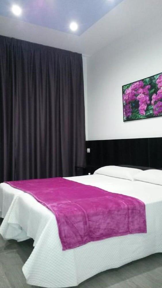 Hostal Buenos Aires Madrid Buitenkant foto