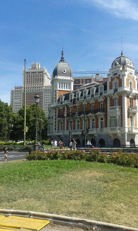Hostal Buenos Aires Madrid Buitenkant foto