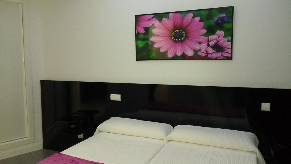 Hostal Buenos Aires Madrid Buitenkant foto