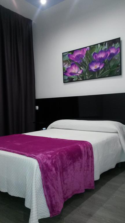 Hostal Buenos Aires Madrid Buitenkant foto