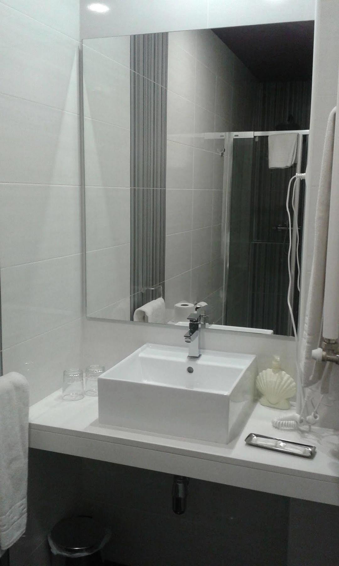 Hostal Buenos Aires Madrid Buitenkant foto