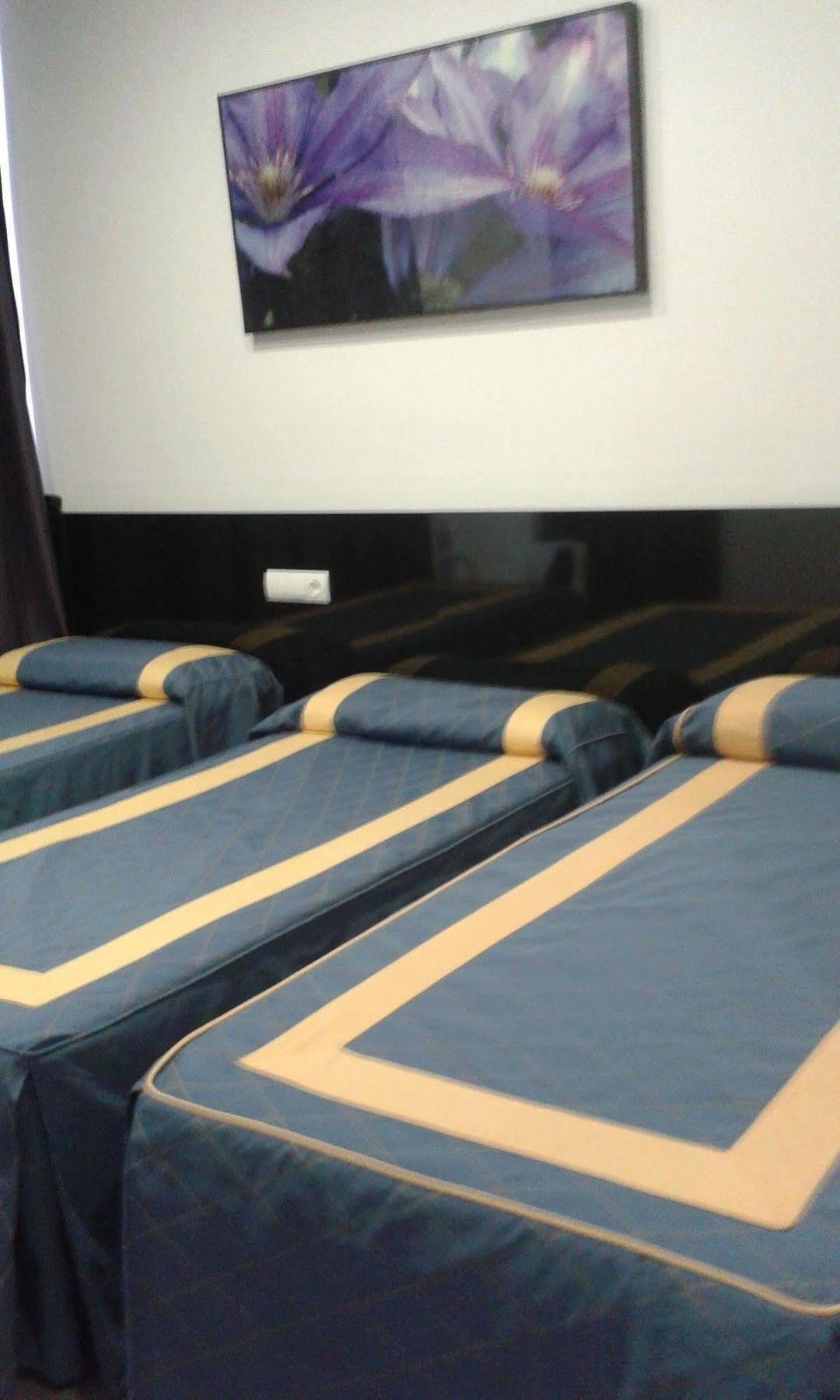 Hostal Buenos Aires Madrid Buitenkant foto