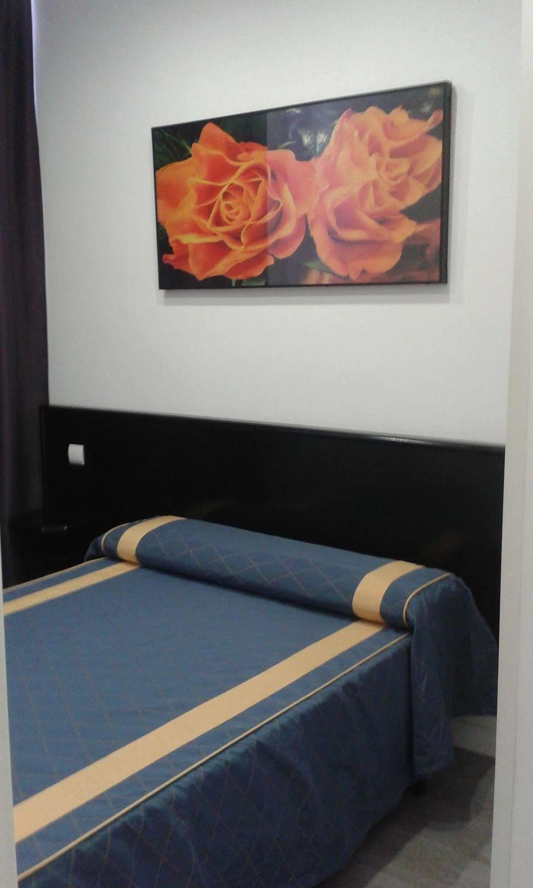 Hostal Buenos Aires Madrid Buitenkant foto