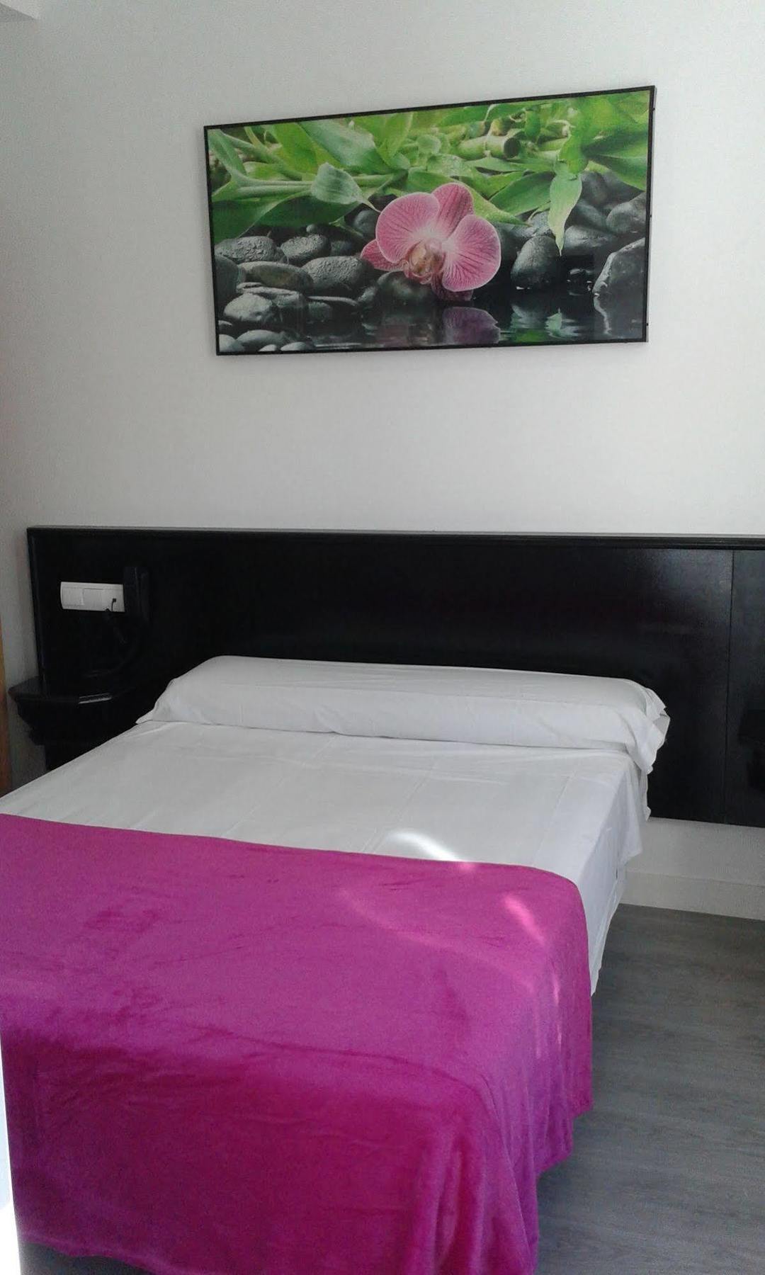 Hostal Buenos Aires Madrid Buitenkant foto