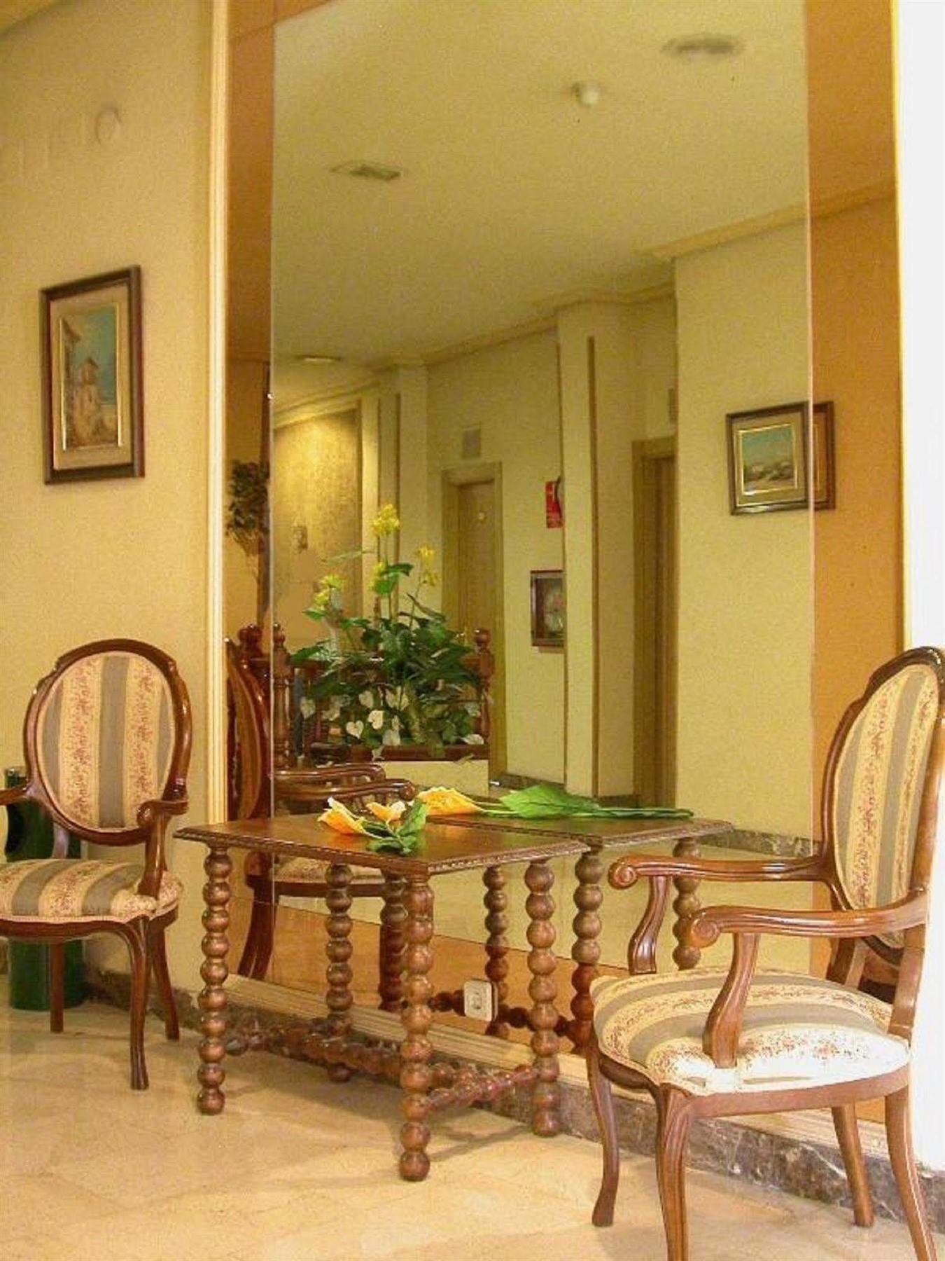 Hostal Buenos Aires Madrid Buitenkant foto